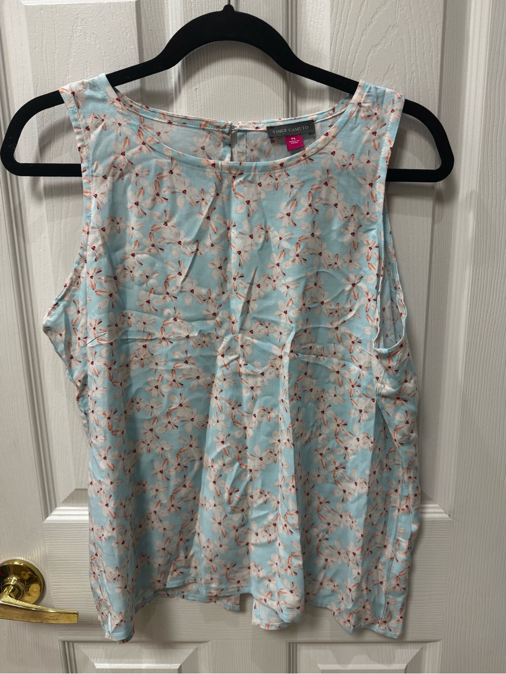 Vince Camuto Light Blue Floral Sleeveless Camisole